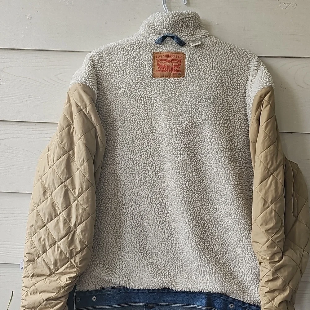 Levi's Light Blue Denim Sherpa Jacket with Cream Collar - Picture 7 of 8